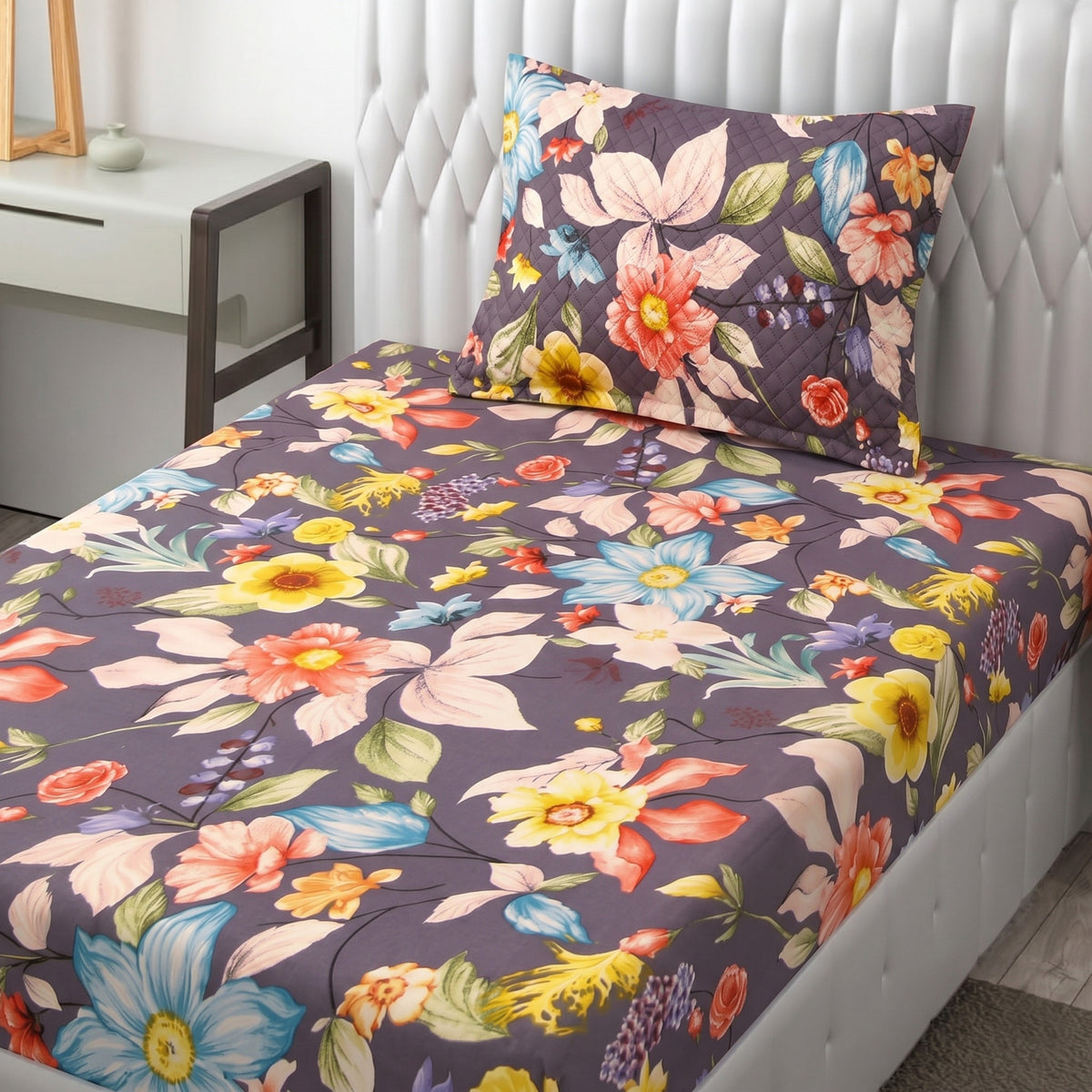 Parish Handlooms Cotton Single Flat 200 TC Floral 2 Bedsheets with 2 Pillow Covers (Multicolor)